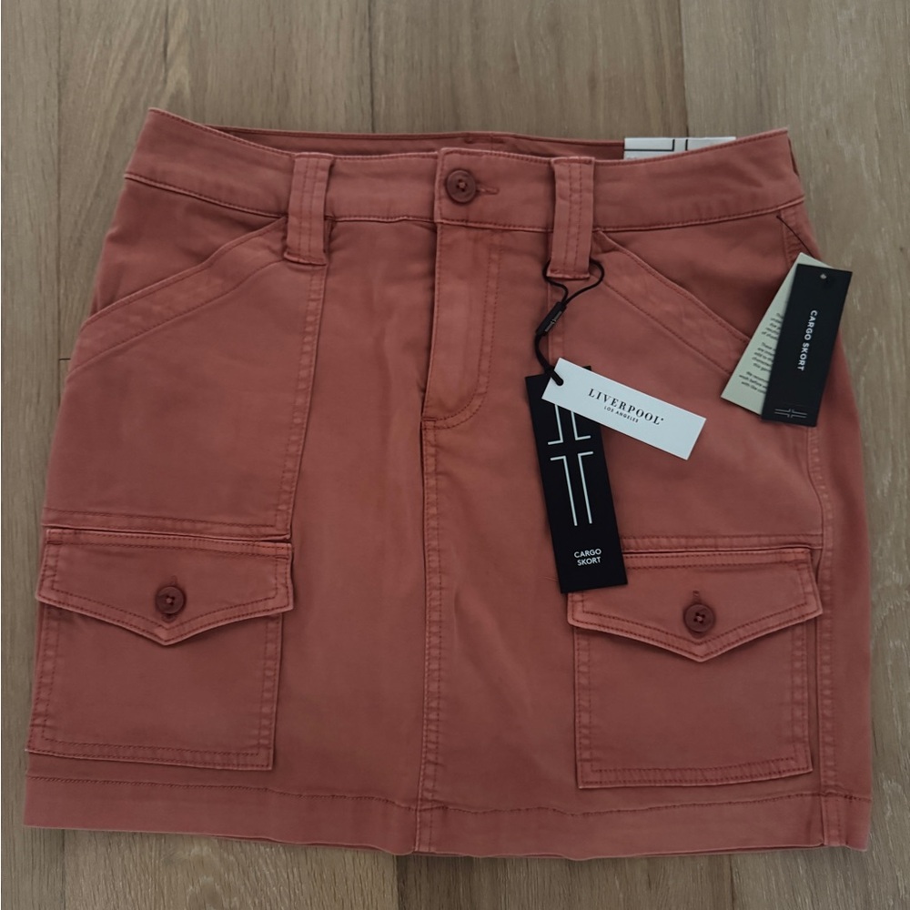Liverpool Los Angeles Cargo Skort in Coral NWT!